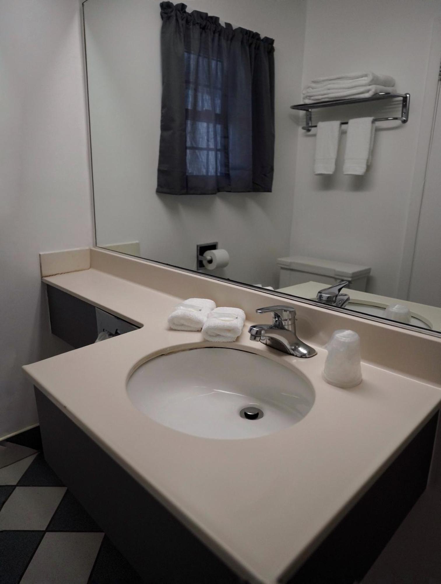 Pilgrim Inn Lee Zewnętrze zdjęcie